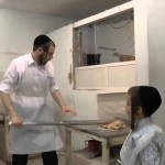 Выпечка ручной мацы – видео ролик
